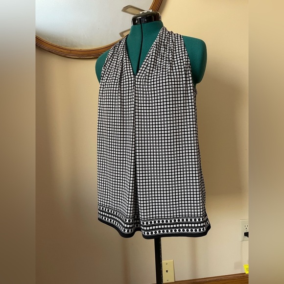 Max Studio flowy blouse size medium black white print razorback - Picture 1 of 6